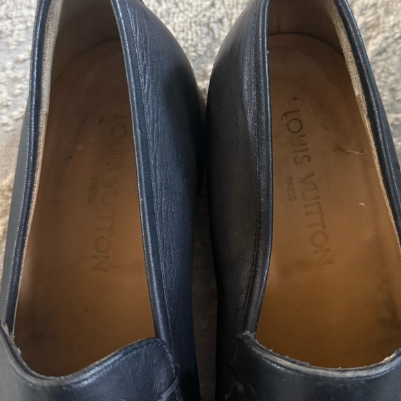 Louis Vuitton black leather loafers dress shoes logo plate slip on 7.5 main image 5